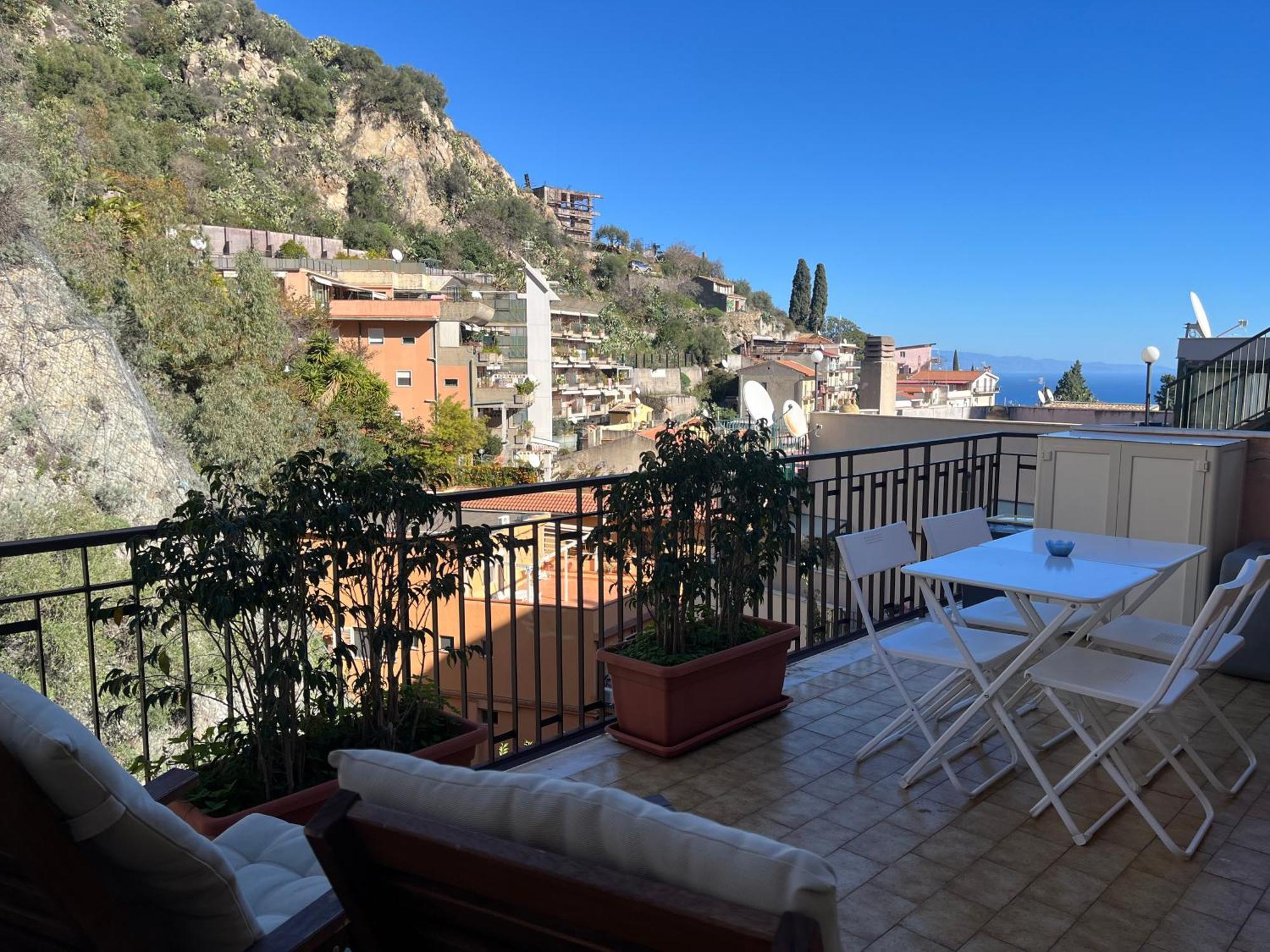 Appartamento La Casa Di Andrea Taormina Esterno foto